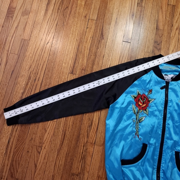 Ed Hardy Womens Satin Style Jacket Size XL Skulls Rose's Embroidered NEW - Picture 13 of 13